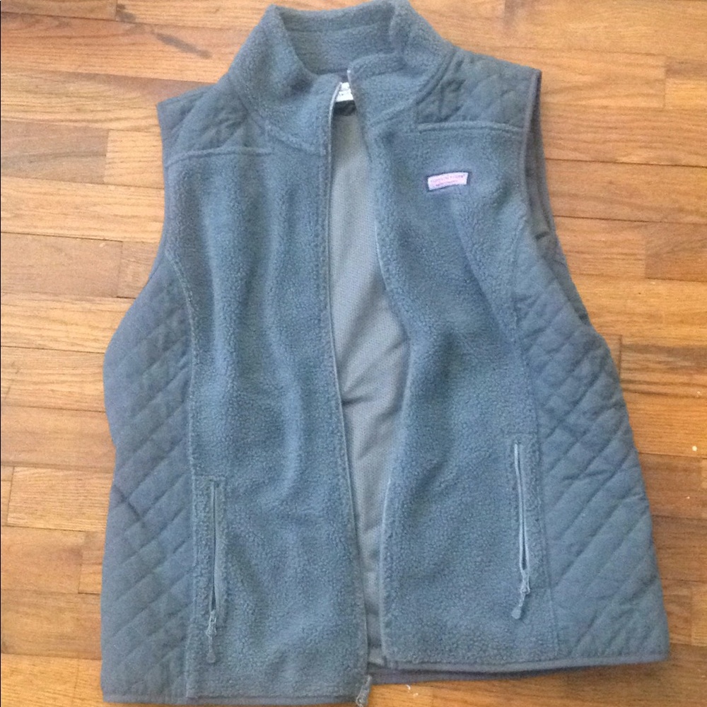 Vineyard vines grey vest